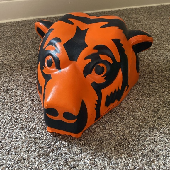 Chicago Bears Fan Package!! NWT puffer vest in L, foam hat, cap, shorts & more! - Picture 3 of 17